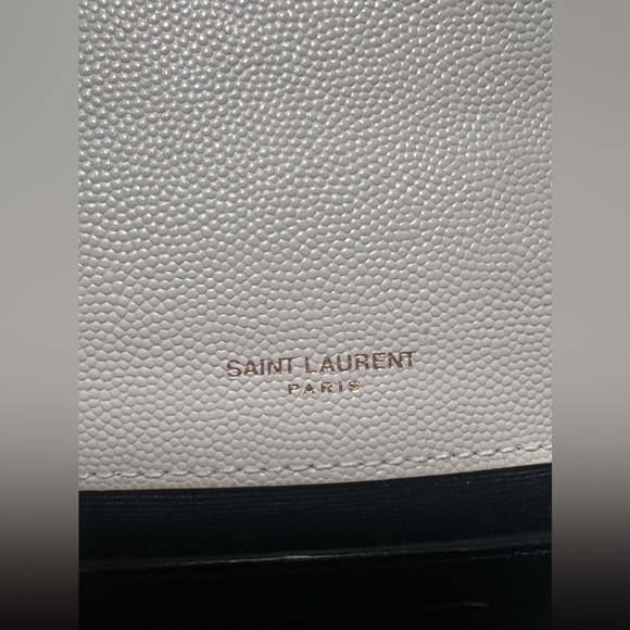 ENVELOPE MEDIUM IN QUILTED GRAIN DE POUDRE EMBOSSED LEATHER
BLANC VINTAGE - Picture 13 of 15